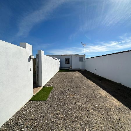Sumatra Chalet Chiclana de la Frontera Exteriör bild