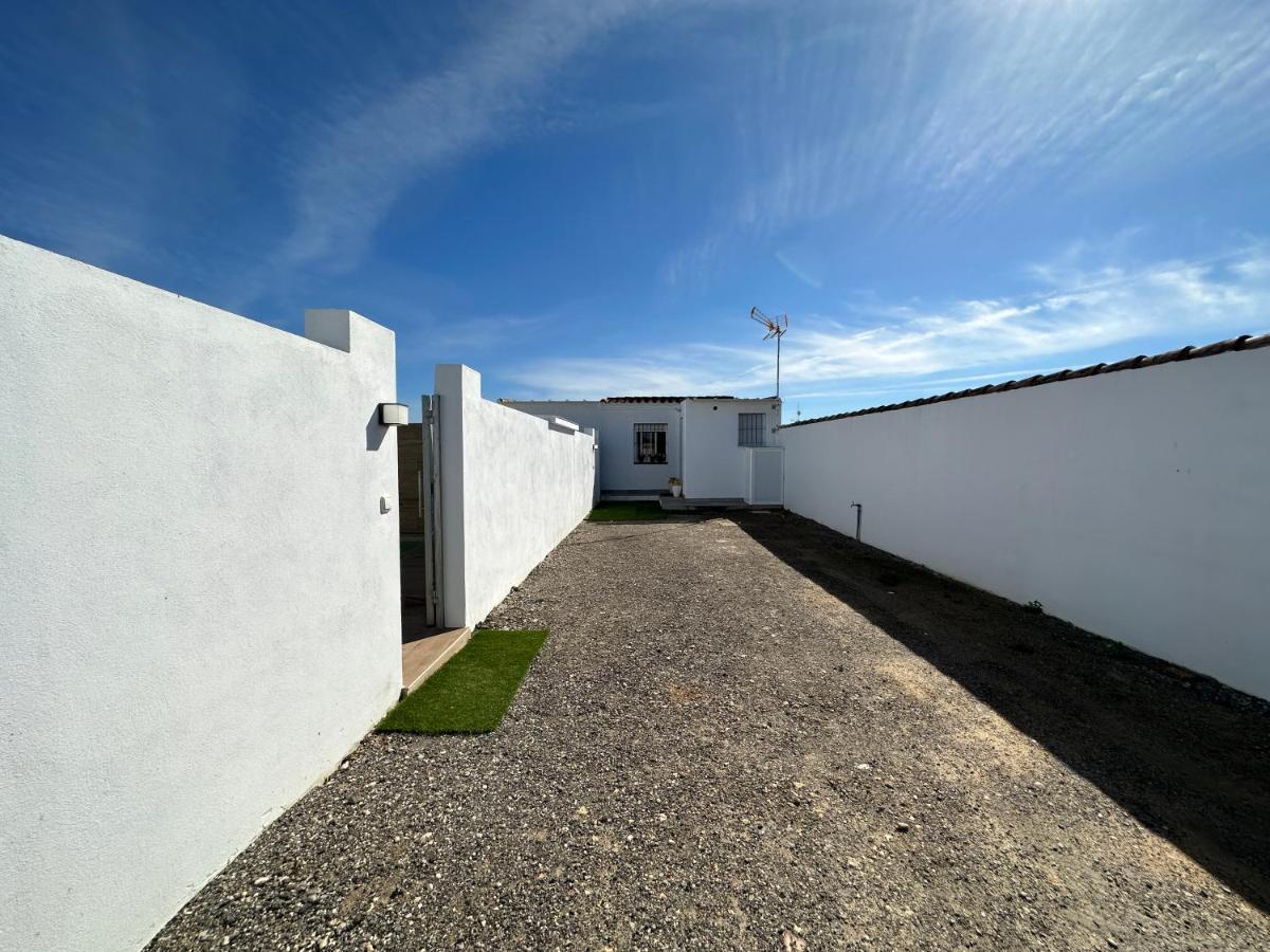 Sumatra Chalet Chiclana de la Frontera Exteriör bild